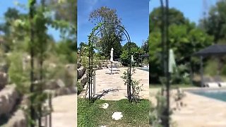 Redandreamoon & Coralielacoquine French Vlog: Poolside Blowjob and Handjob with BBW Nude Fun