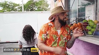Anna Chambers Naughty Food Truck Fuck with James Angel - Big Tits Blowjob Public Sex