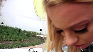 Naughty blonde teen amateur outdoor fuck and she loves it