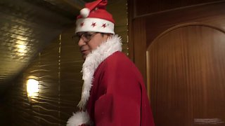 Big Boob MILF Zara DuRose Gets Banged by a Big Cock in POV