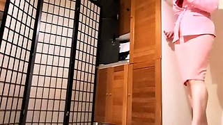 Walk in fluffy pink mules