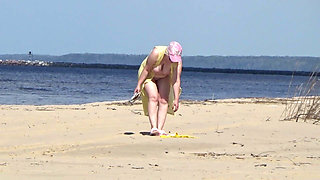 Golden Rain 95 - Piss on Beach