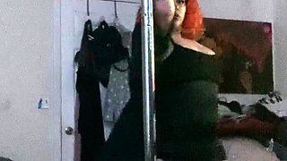 Amateur redhead shaves and masturbates