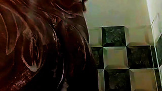 Desi telugu Village newly married girl bathing