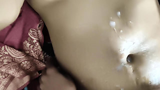 Bhabhi devar ne New year par Kiya romance bhabhi devar ka itna bass dekhkar rok nhi pai khud Ko