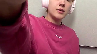 I Pee in the Plane Toilet!