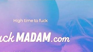 Etudiante poilue - Porno amateur avec une belle fille arabe