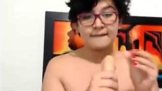 ARAB GIRL WITH A BIG ASS DANCING AT HOME