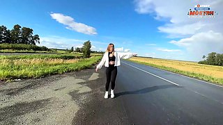 Hot bitch hitchhikes in tight leggings and pays for the