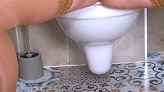 Masturbates in Public Toilet on Disco