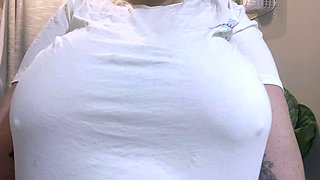 Amateur tennis player exposes her big boobs