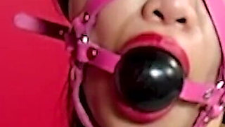 Maxine X Sweet and Sexy Yumi U in Bondage