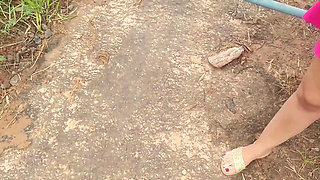 Real Amateur Big Butt Wife Outdoor, Flashing Her Ass and Pussy and Fucking at Woods