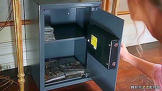 Sneaky Thieves Of Burglars - Adriana Chechik, Ashley Adams And Jojo Kiss