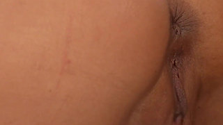 Sexy Latina Esperanza Gomez Gives Pizza Delivery Boy a Special Tip