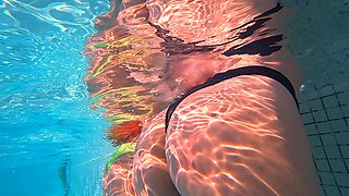 Amateur ebony teen orgasms with a rubber toy