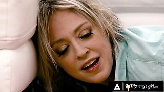 Dee Williams's pussy licking xxx by Mommy's Girl