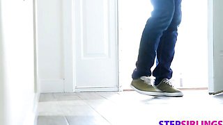Megan Marx & Nick Strokes Sloppy Deepthroat And Face Fuck
