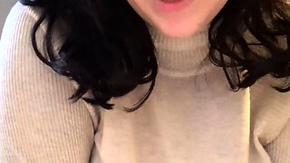 Brunette Couch Webcam Solo Fun Masturbating