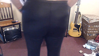 Ass thrust jiggle cellulite bounce