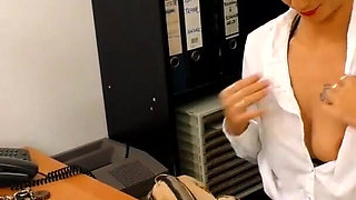 Deep sex in the office