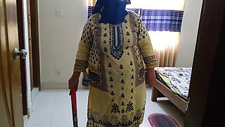 Office Boss Fuck a Arabian Muslim Maid When She Was Clean Office Room!