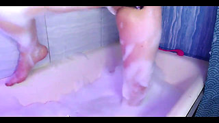 A Pornstar Wet After a Bath Without Makeup, but Still with a Dildo in Her Pussy... the Work Starts Suddenly!