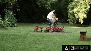 Twenty-one naturals - from pedals to enjoyment - nicole love's feet & pussy take on a monster dong outdoors