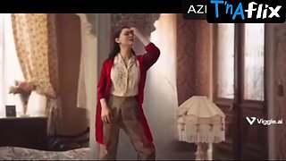 Larissa Manoela Orbs Vignette in Eta Mundo Melhor