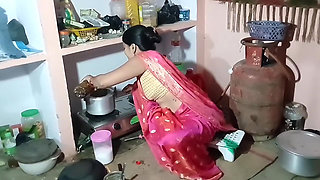 Lund ki bhukhi mother-in-law ko ghodi bana ke choda - Indian big boobs mylf taboo with hindi dirty talking