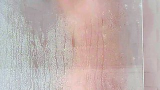 Hot amateur blonde pregnant toying her pussy solo