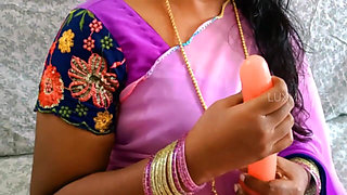 Akeli Bhabhi / Unsatisfied Aunty Fucked by Neighbour Boy -1