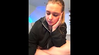 Horny Jucielussie Squirts While Cumming