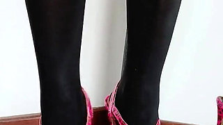 Which Heels Look Best? Black Nylon