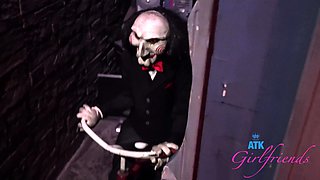 POV Wax Museum Adventure: Busty Babe's Public Blowjob and