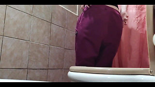 Pee at Night. I Was About to Go to Sleep and I Stopped by the Bathroom