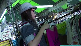 Tongue pierced Thai MILF gets picked up