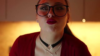 Hot brunette gives a sloppy deepthroat while he holds her hair