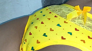 I'm a Virgin! Oh Yes, That's so Good! Slowly Penetrate My Pussy