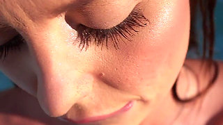 4K Fucked a Beautiful Whore in the Pool