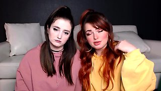 Amateur webcam babe dildo masturbation