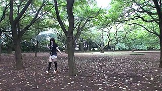 Amateur cam girl fingers and toys with her loose ass