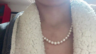 Pissing Pussy on the Toilet Sexy Hana Chan Cute Girl Petite