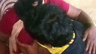 Tamil Dusky House Wife and Delivery Boy