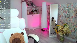 Naked Blonde Teen Girl Pussy Masturbation On Webcam