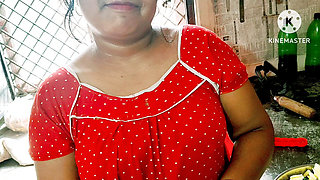 Neighbor's Bhabhi's fun kitchen sex with Hindi audio