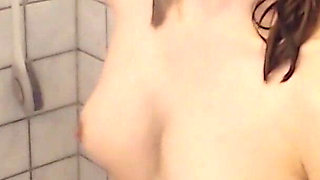 Shower Cam: Girlfriend in Parents Shower