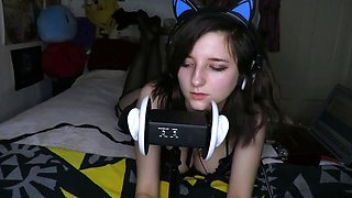 Natural babe brunette with sexy black lingerie masturbates