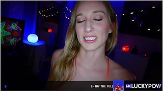 Big Butt Blonde Has Soft Soles With Riley Reyes