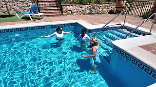 Swimming Pool Wet T-shirt Lesbians